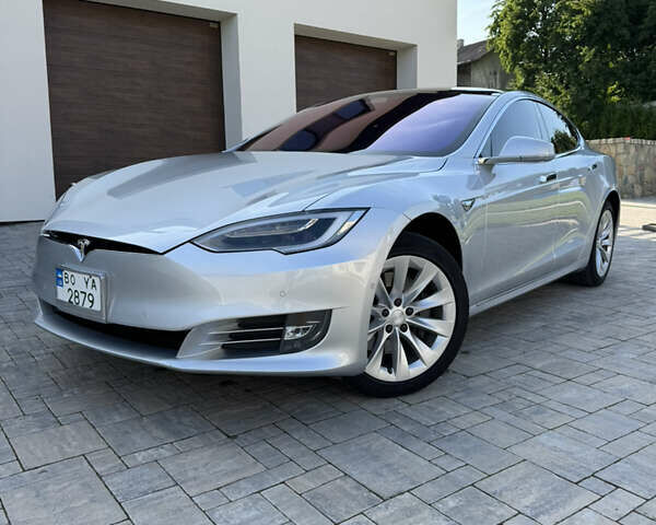 Серый Тесла Модель С, объемом двигателя 0 л и пробегом 135 тыс. км за 27500 $, фото 1 на Automoto.ua