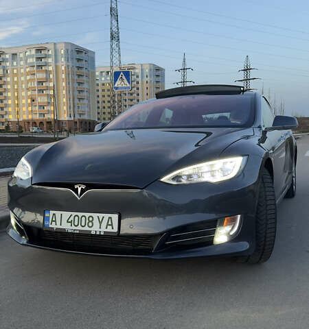 Серый Тесла Модель С, объемом двигателя 0 л и пробегом 145 тыс. км за 29900 $, фото 1 на Automoto.ua