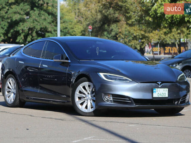 Серый Тесла Модель С, объемом двигателя 0 л и пробегом 98 тыс. км за 20000 $, фото 1 на Automoto.ua