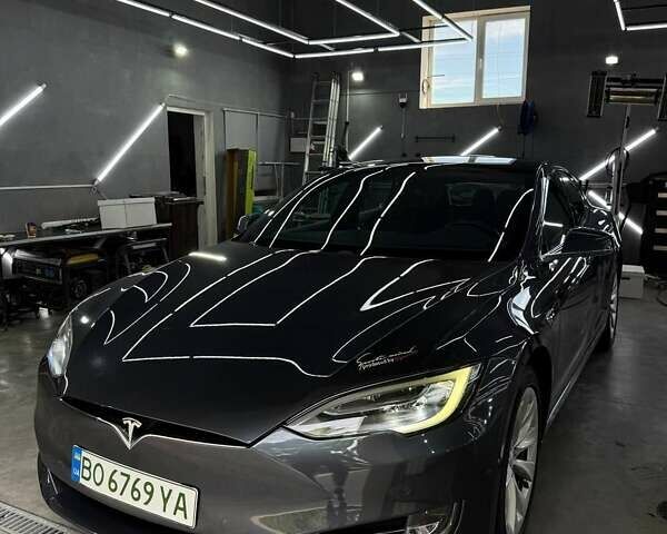 Серый Тесла Модель С, объемом двигателя 0 л и пробегом 70 тыс. км за 19000 $, фото 1 на Automoto.ua
