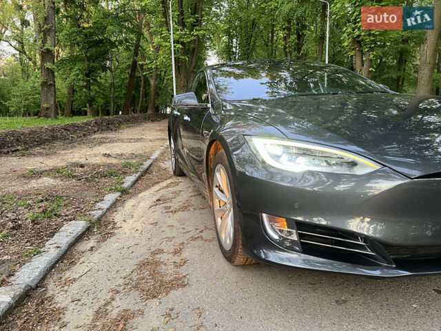 Серый Тесла Модель С, объемом двигателя 0 л и пробегом 70 тыс. км за 27000 $, фото 1 на Automoto.ua