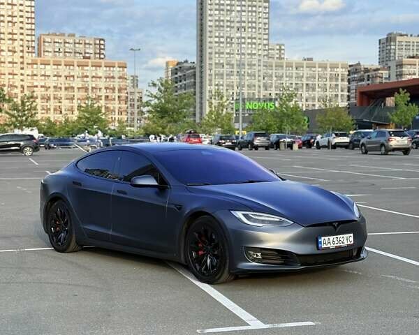 Серый Тесла Модель С, объемом двигателя 0 л и пробегом 220 тыс. км за 23999 $, фото 1 на Automoto.ua