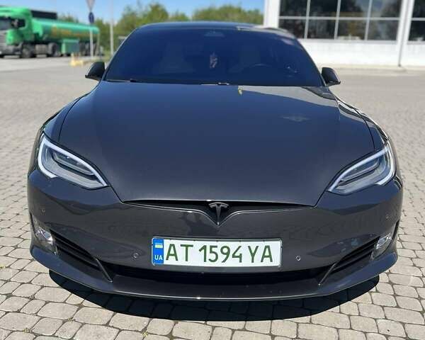 Серый Тесла Модель С, объемом двигателя 0 л и пробегом 40 тыс. км за 34000 $, фото 1 на Automoto.ua
