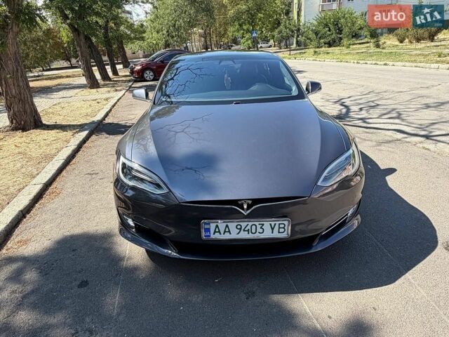 Серый Тесла Модель С, объемом двигателя 0 л и пробегом 80 тыс. км за 26000 $, фото 1 на Automoto.ua