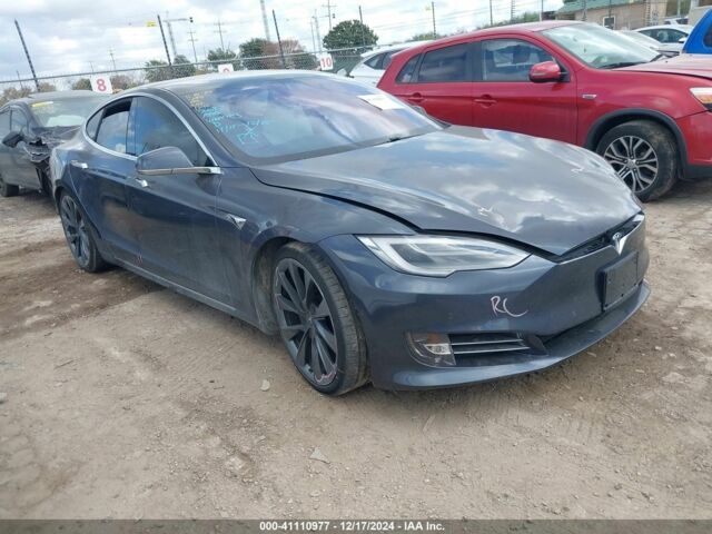 Тесла Модель С 2020 в Киеве на Automoto.ua Серый Тесла Модель С, объемом двигателя 0 л и пробегом 49 тыс. км за 34900 $, фото 1 на Automoto.ua