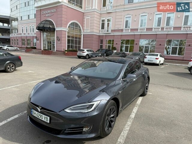 Серый Тесла Модель С, объемом двигателя 0 л и пробегом 100 тыс. км за 26500 $, фото 1 на Automoto.ua