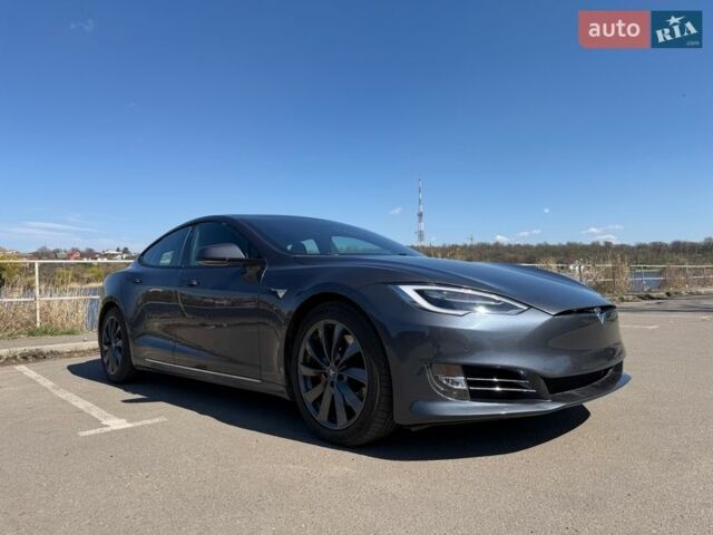 Серый Тесла Модель С, объемом двигателя 0 л и пробегом 83 тыс. км за 31000 $, фото 1 на Automoto.ua