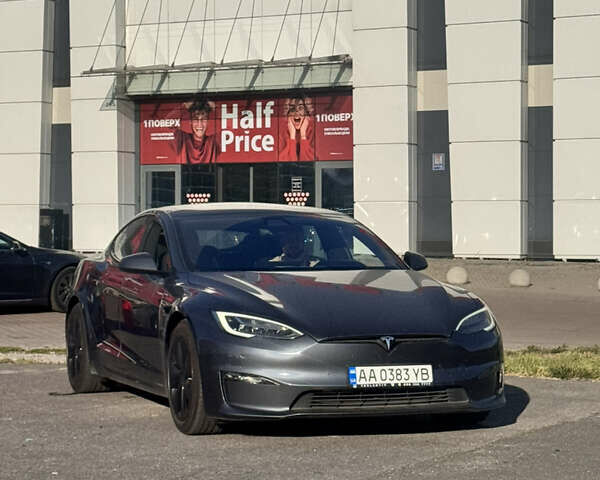 Серый Тесла Модель С, объемом двигателя 0 л и пробегом 30 тыс. км за 33000 $, фото 1 на Automoto.ua
