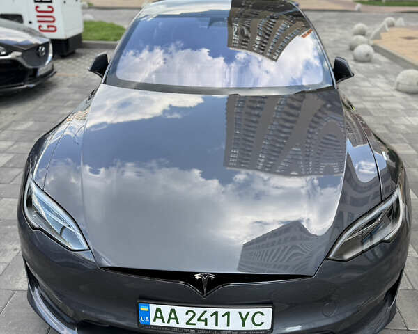 Серый Тесла Модель С, объемом двигателя 0 л и пробегом 12 тыс. км за 57770 $, фото 1 на Automoto.ua