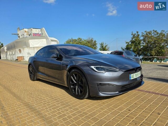 Серый Тесла Модель С, объемом двигателя 0 л и пробегом 54 тыс. км за 39900 $, фото 1 на Automoto.ua