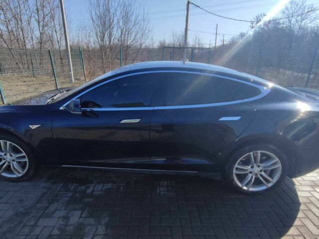 Синий Тесла Модель С, объемом двигателя 0 л и пробегом 186 тыс. км за 254 $, фото 1 на Automoto.ua