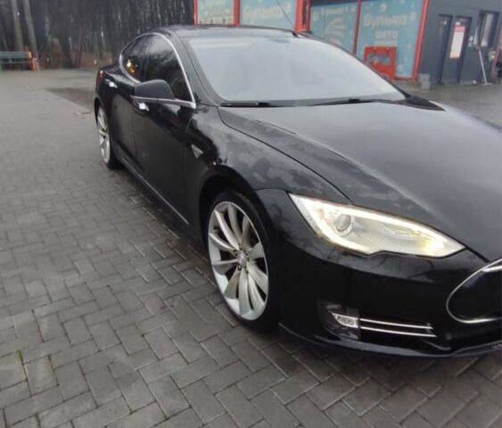 Синий Тесла Модель С, объемом двигателя 0 л и пробегом 205 тыс. км за 10600 $, фото 1 на Automoto.ua
