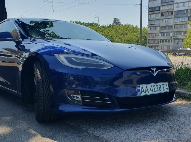 Синий Тесла Модель С, объемом двигателя 0 л и пробегом 160 тыс. км за 15000 $, фото 1 на Automoto.ua