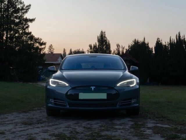 Тесла Модель С 2014 в Киеве на Automoto.ua Синий Тесла Модель С, объемом двигателя 0 л и пробегом 140 тыс. км за 8000 $, фото 1 на Automoto.ua