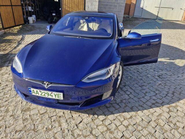 Синий Тесла Модель С, объемом двигателя 0 л и пробегом 210 тыс. км за 14900 $, фото 1 на Automoto.ua