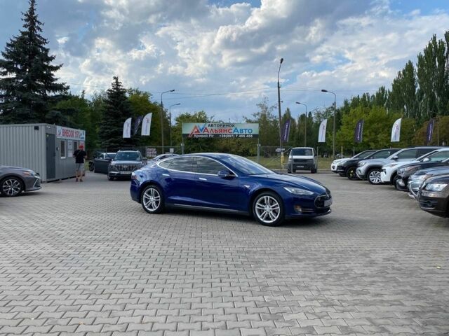 Синий Тесла Модель С, объемом двигателя 7 л и пробегом 185 тыс. км за 16500 $, фото 1 на Automoto.ua