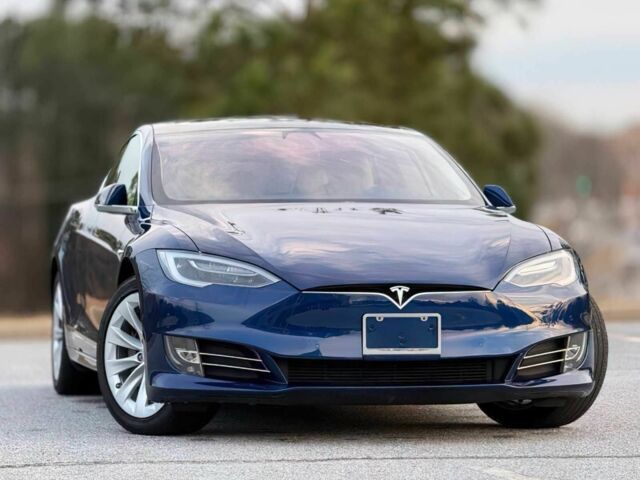 Синий Тесла Модель С, объемом двигателя 0 л и пробегом 58 тыс. км за 10150 $, фото 1 на Automoto.ua