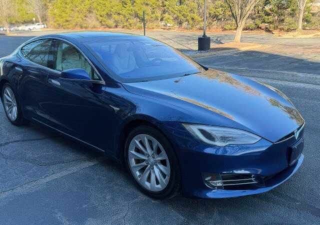 Синій Тесла Модель С, об'ємом двигуна 0 л та пробігом 101 тис. км за 10150 $, фото 1 на Automoto.ua