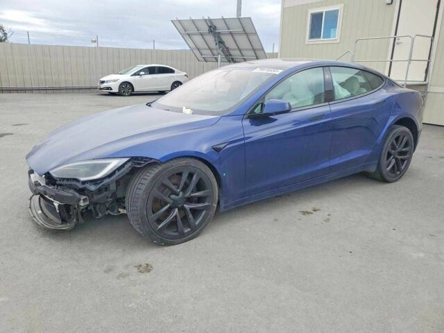 Синий Тесла Модель С, объемом двигателя 0 л и пробегом 38 тыс. км за 13000 $, фото 1 на Automoto.ua