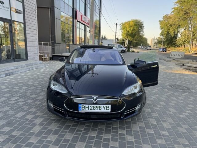 Синий Тесла Модель С, объемом двигателя 0 л и пробегом 98 тыс. км за 15500 $, фото 1 на Automoto.ua