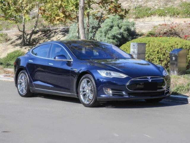 Синий Тесла Модель С, объемом двигателя 0 л и пробегом 84 тыс. км за 6100 $, фото 1 на Automoto.ua