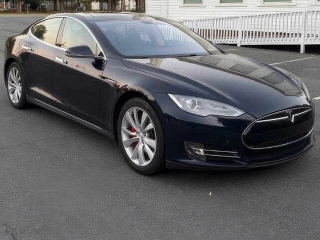 Синий Тесла Модель С, объемом двигателя 0 л и пробегом 90 тыс. км за 6000 $, фото 1 на Automoto.ua