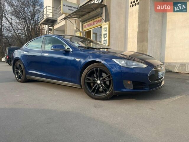 Синий Тесла Модель С, объемом двигателя 0 л и пробегом 182 тыс. км за 12500 $, фото 1 на Automoto.ua
