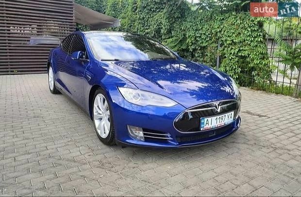 Синий Тесла Модель С, объемом двигателя 0 л и пробегом 176 тыс. км за 14800 $, фото 1 на Automoto.ua