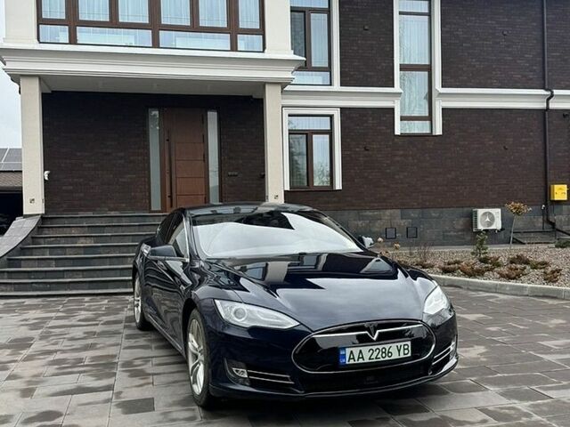 Синий Тесла Модель С, объемом двигателя 0 л и пробегом 110 тыс. км за 11900 $, фото 1 на Automoto.ua