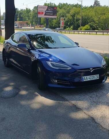 Синий Тесла Модель С, объемом двигателя 0 л и пробегом 135 тыс. км за 16500 $, фото 1 на Automoto.ua