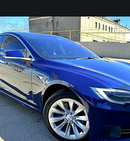 Синій Тесла Модель С, об'ємом двигуна 0 л та пробігом 15500 тис. км за 19500 $, фото 1 на Automoto.ua