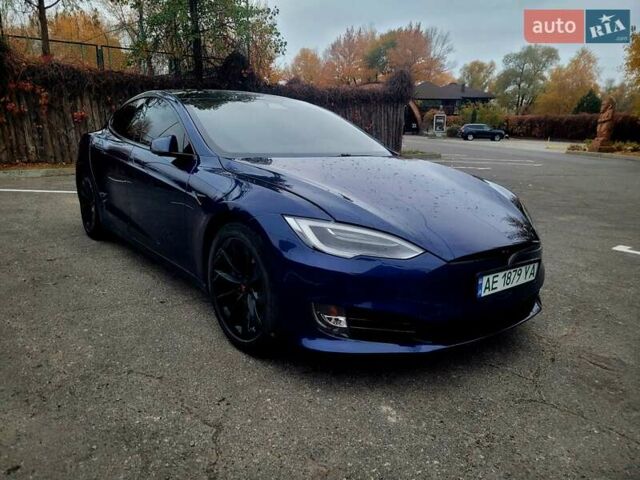 Синий Тесла Модель С, объемом двигателя 0 л и пробегом 105 тыс. км за 25400 $, фото 1 на Automoto.ua