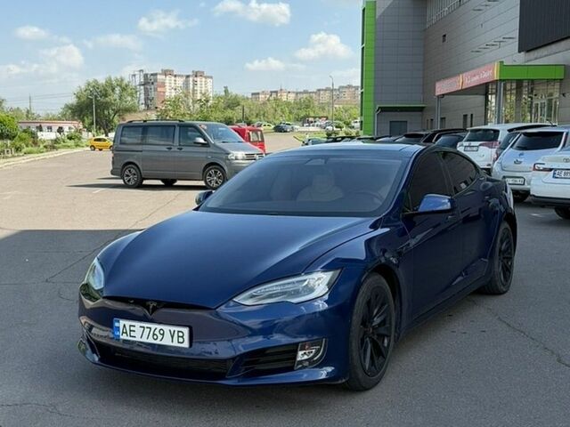 Синий Тесла Модель С, объемом двигателя 0 л и пробегом 130 тыс. км за 17000 $, фото 1 на Automoto.ua