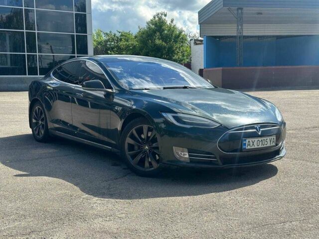 Зелений Тесла Модель С, об'ємом двигуна 0 л та пробігом 300 тис. км за 9800 $, фото 1 на Automoto.ua