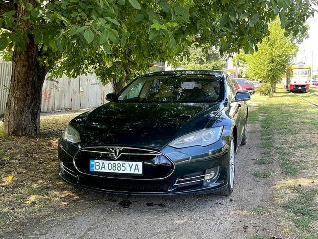 Зеленый Тесла Модель С, объемом двигателя 0.32 л и пробегом 160 тыс. км за 13000 $, фото 1 на Automoto.ua