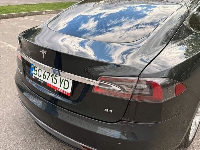 Зеленый Тесла Модель С, объемом двигателя 0 л и пробегом 226 тыс. км за 11100 $, фото 1 на Automoto.ua