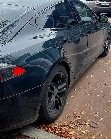 Зеленый Тесла Модель С, объемом двигателя 0 л и пробегом 231 тыс. км за 13800 $, фото 1 на Automoto.ua