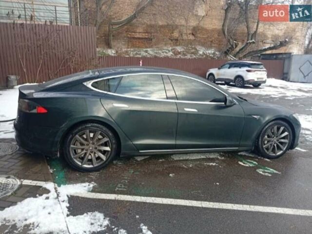 Зеленый Тесла Модель С, объемом двигателя 0 л и пробегом 255 тыс. км за 13000 $, фото 1 на Automoto.ua