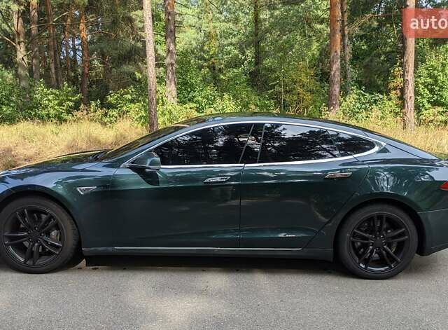 Зеленый Тесла Модель С, объемом двигателя 0 л и пробегом 250 тыс. км за 16400 $, фото 1 на Automoto.ua
