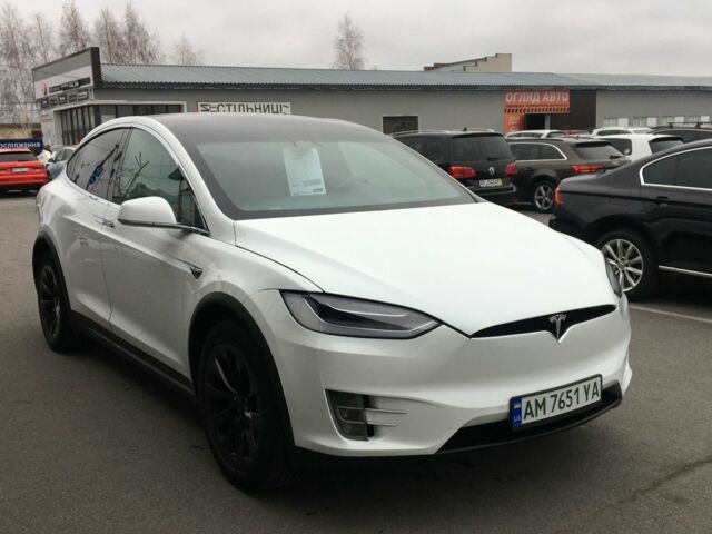 Белый Тесла Модель Х, объемом двигателя 0 л и пробегом 147 тыс. км за 28500 $, фото 1 на Automoto.ua