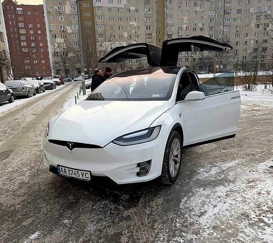 Білий Тесла Модель Х, об'ємом двигуна 0 л та пробігом 11200 тис. км за 18850 $, фото 1 на Automoto.ua
