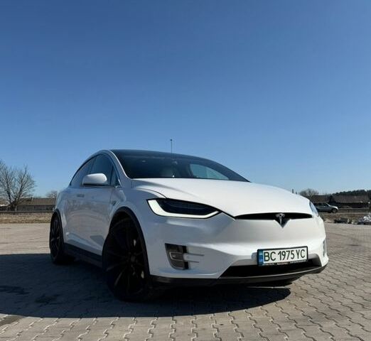 Белый Тесла Модель Х, объемом двигателя 0 л и пробегом 218 тыс. км за 18490 $, фото 1 на Automoto.ua