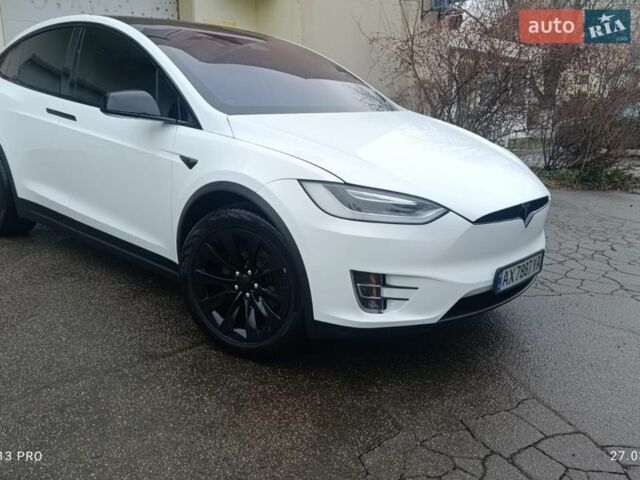 Белый Тесла Модель Х, объемом двигателя 0 л и пробегом 183 тыс. км за 21500 $, фото 1 на Automoto.ua