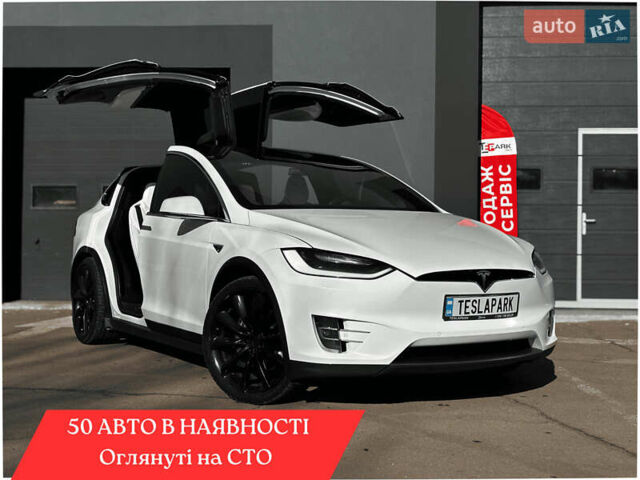 Белый Тесла Модель Х, объемом двигателя 0 л и пробегом 162 тыс. км за 21999 $, фото 1 на Automoto.ua