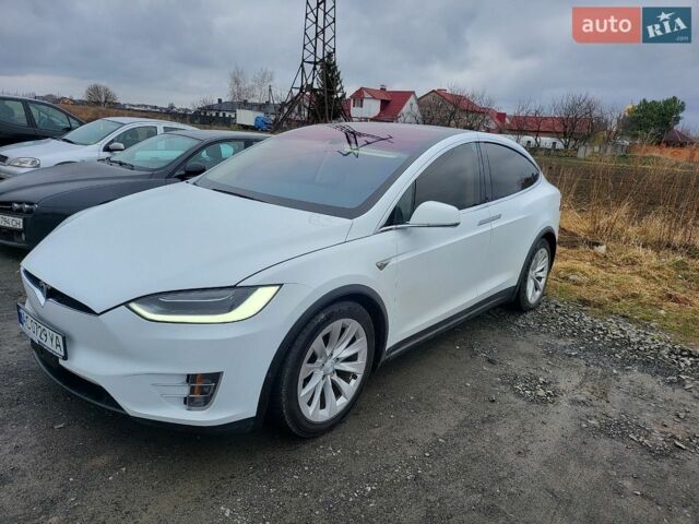 Белый Тесла Модель Х, объемом двигателя 0 л и пробегом 112 тыс. км за 20500 $, фото 1 на Automoto.ua