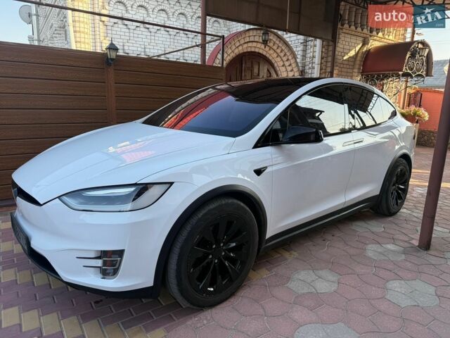 Белый Тесла Модель Х, объемом двигателя 0 л и пробегом 190 тыс. км за 21000 $, фото 1 на Automoto.ua