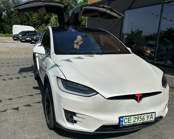 Белый Тесла Модель Х, объемом двигателя 0 л и пробегом 157 тыс. км за 22500 $, фото 1 на Automoto.ua