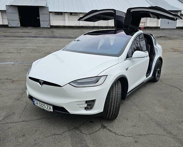 Білий Тесла Модель Х, об'ємом двигуна 0 л та пробігом 135 тис. км за 33490 $, фото 1 на Automoto.ua