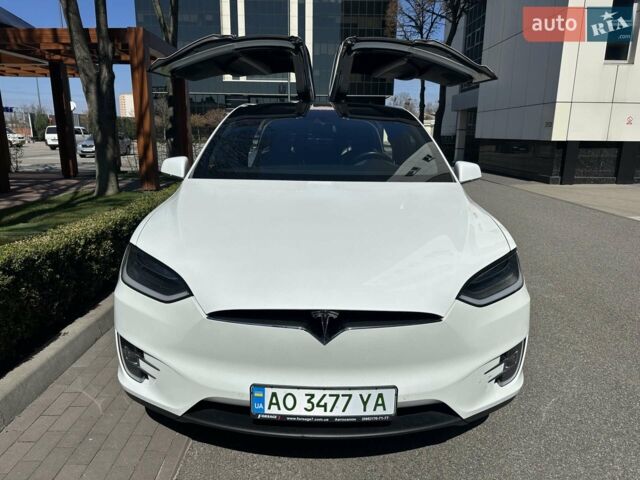 Білий Тесла Модель Х, об'ємом двигуна 0 л та пробігом 129 тис. км за 28000 $, фото 1 на Automoto.ua