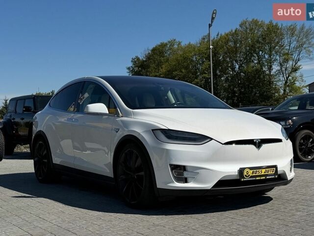 Белый Тесла Модель Х, объемом двигателя 0 л и пробегом 162 тыс. км за 18999 $, фото 1 на Automoto.ua